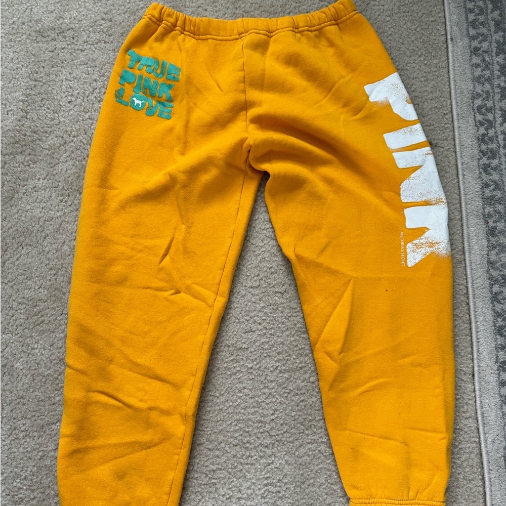 VS PINK cropped sweatpants